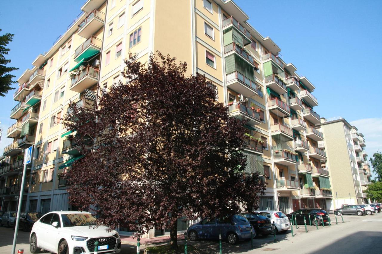 La Casa Di Nina Apartment เมสเตร ภายนอก รูปภาพ